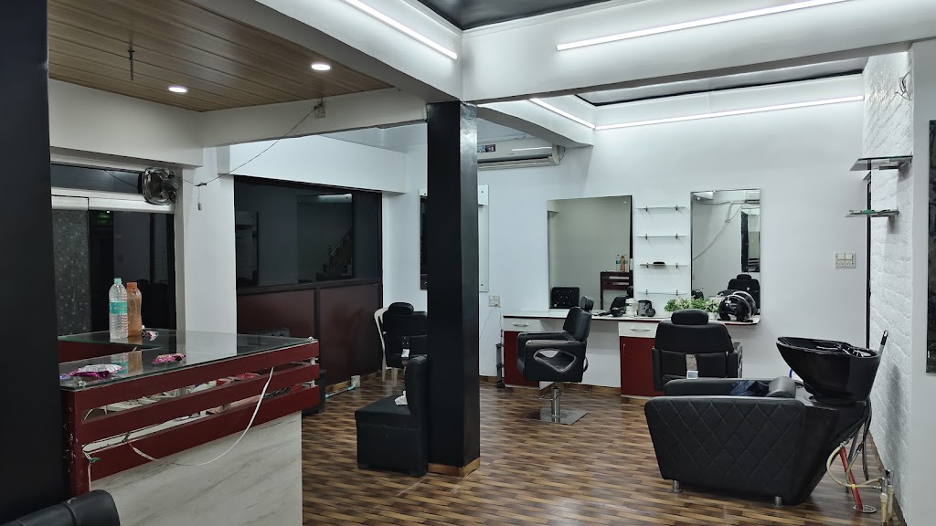 Jhansi Salon