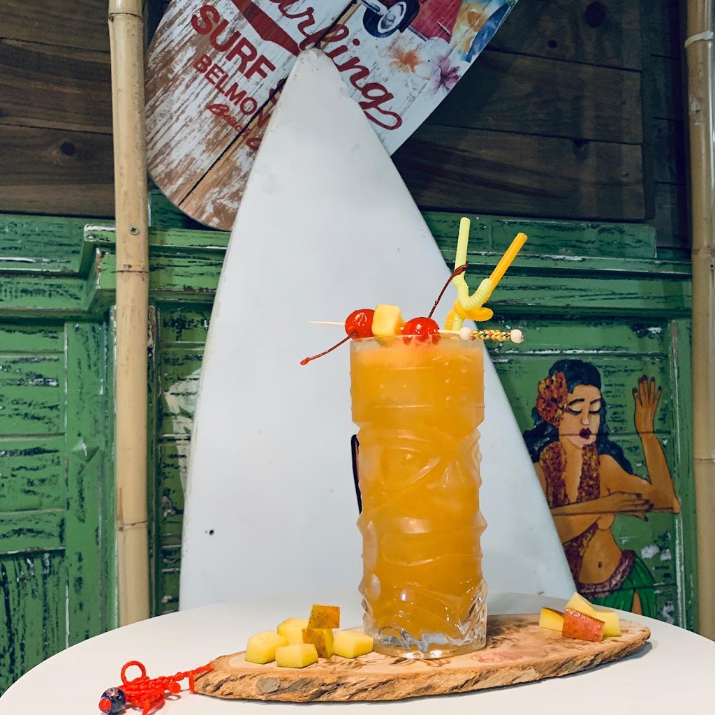 Bar Bora Bora — Comida y bebida