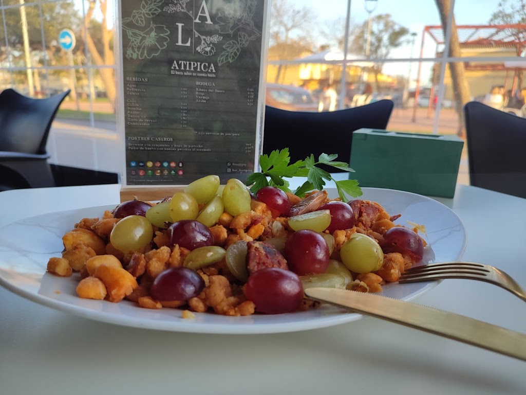La Atipica — Carta
