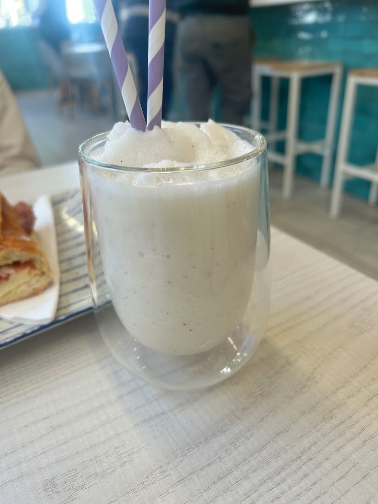 La Kompetencia Coffee Shop — Zumo