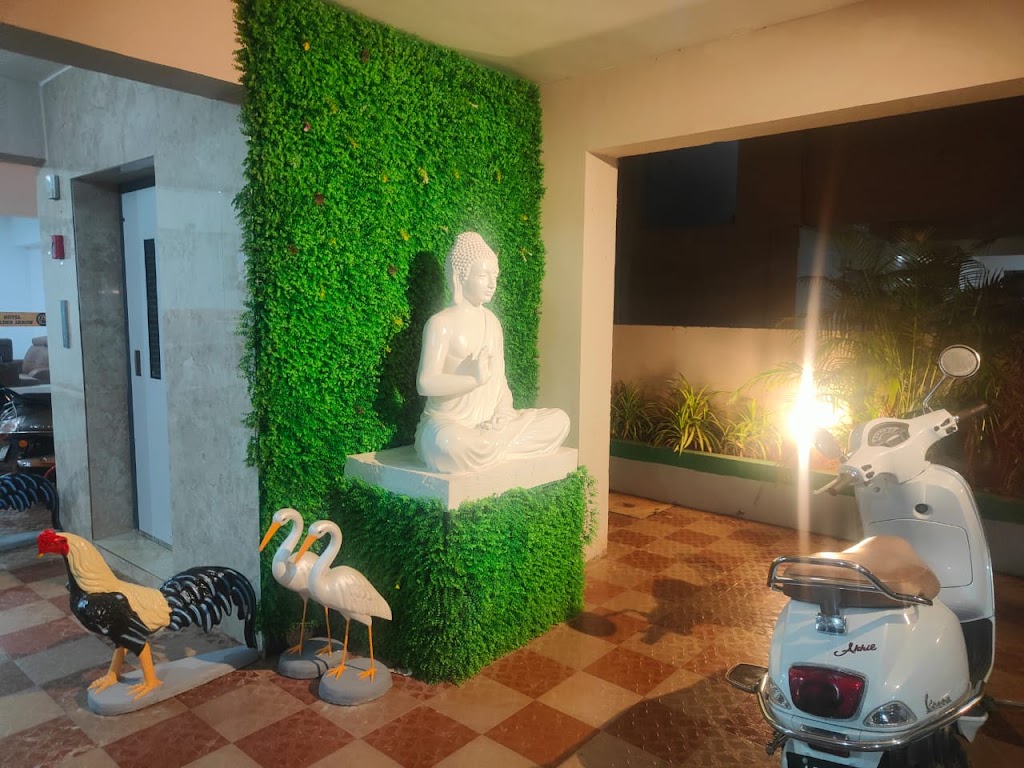 Hotel Golden Arrow Beach Road