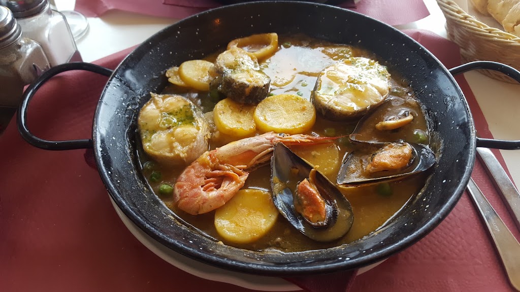 Bar restaurante Sol y Sombra — Comida y bebida