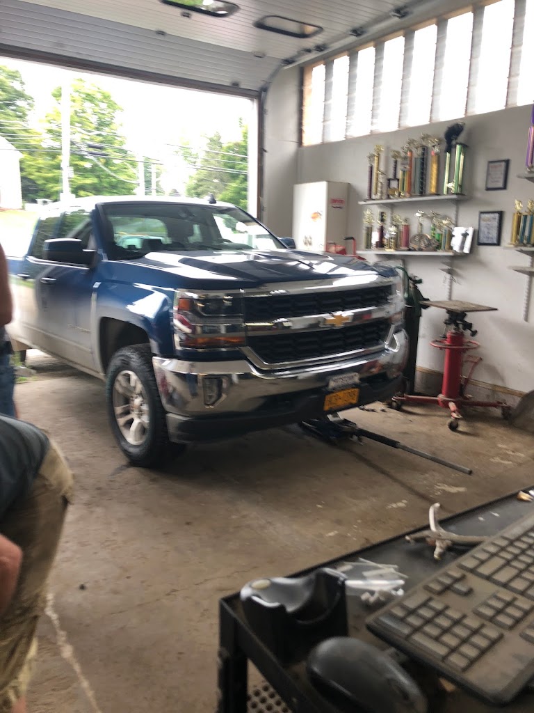 Tire shop in Johnsonville