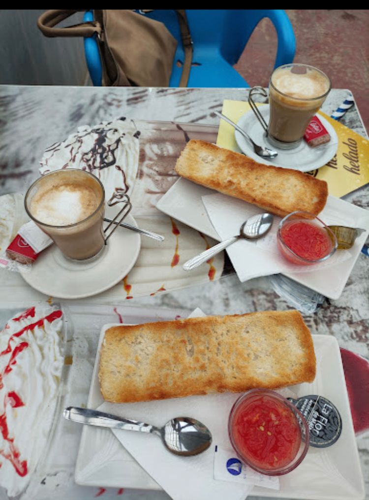 La Cafeteria Parking| Recomendado — Comida y bebida