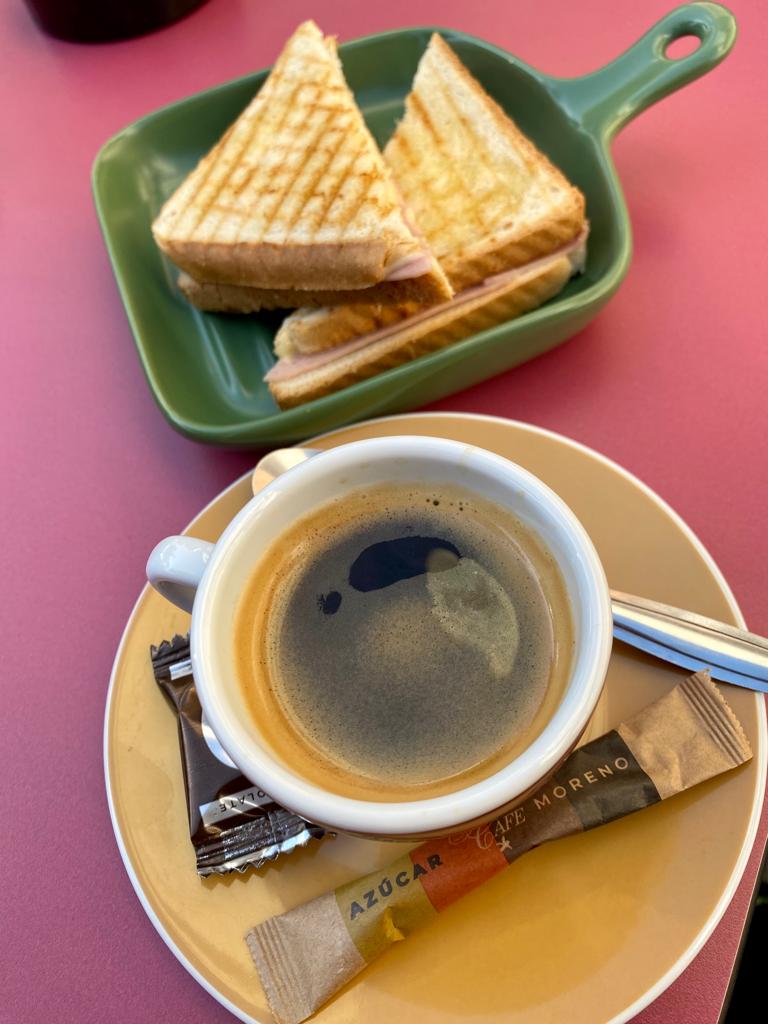El cafe de l'estacio - Dulce Antojo — Comida y bebida