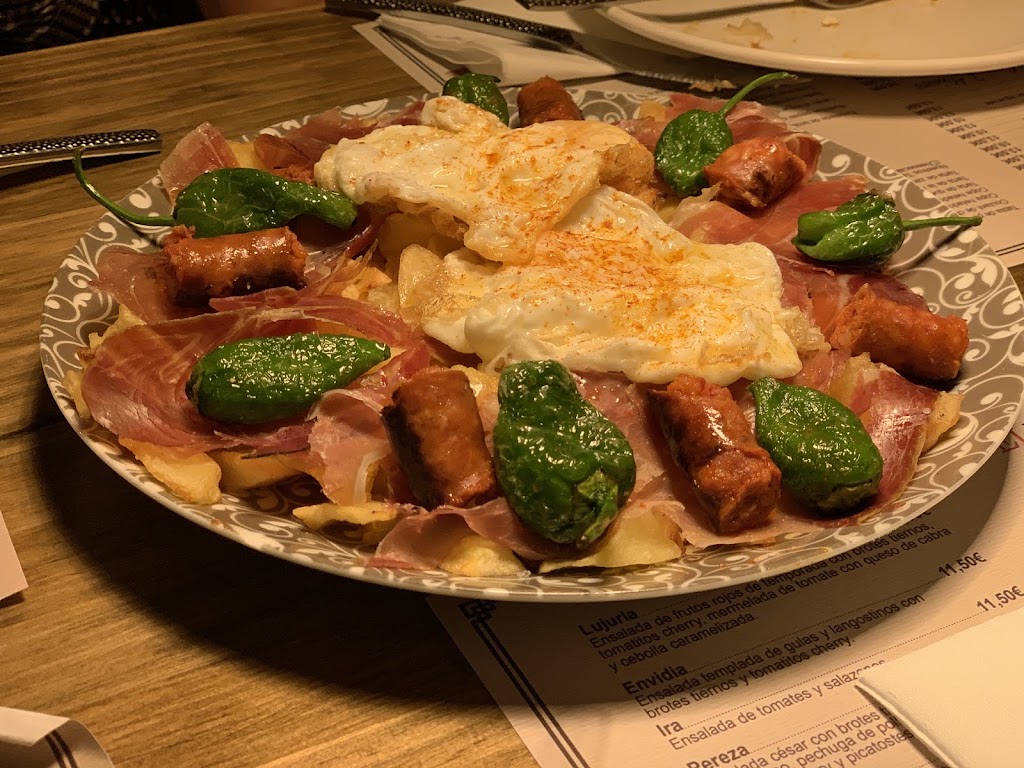 Restaurante Los 7 Pecados — Comida y bebida