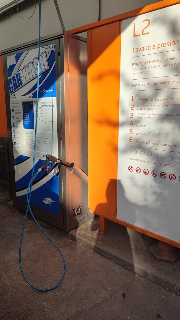 Estacion de Servicio Repsol — Surtidor de combustible
