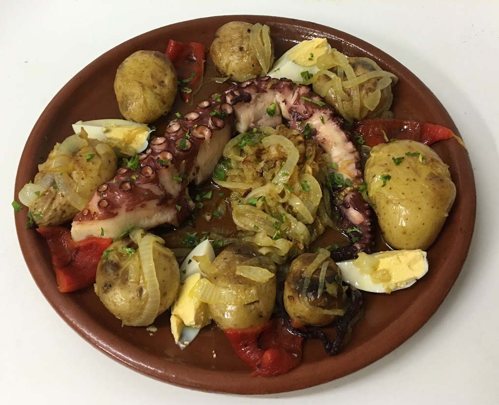 Restaurante Casa do Bacalhau — Comida y bebida