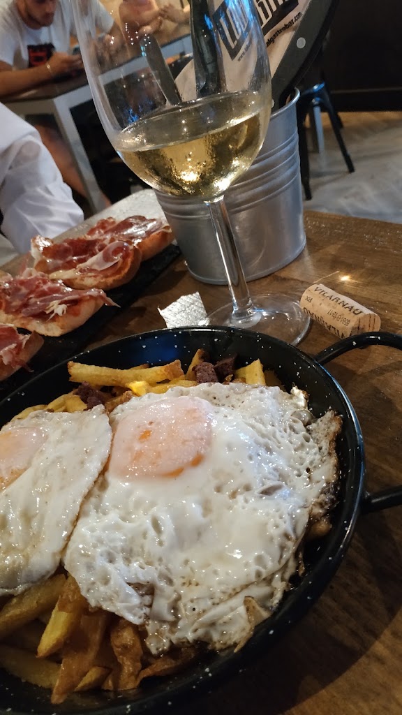 Lokal — Huevos estrellados