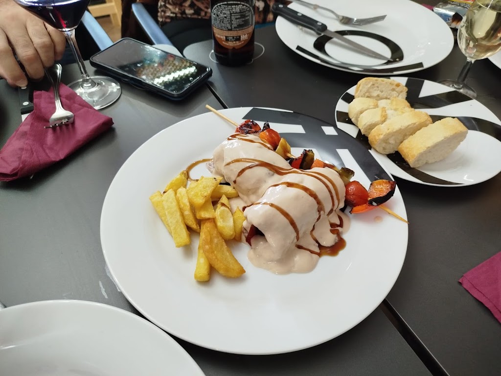 Bar Castillo — Comida y bebida