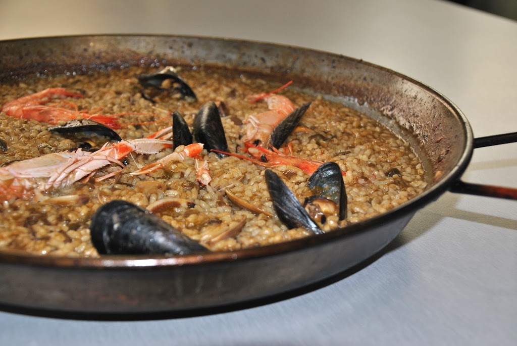 Casa Pepe ( Manresa) — Comida y bebida