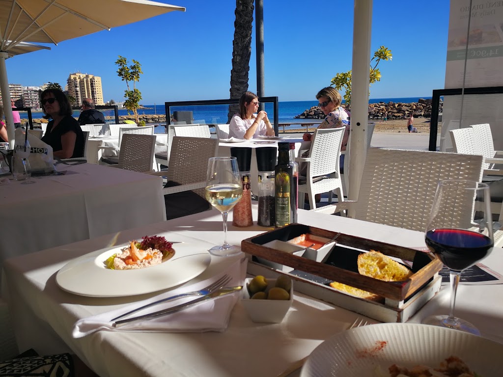 Pacu Restaurante Pizzeria — Comida y bebida