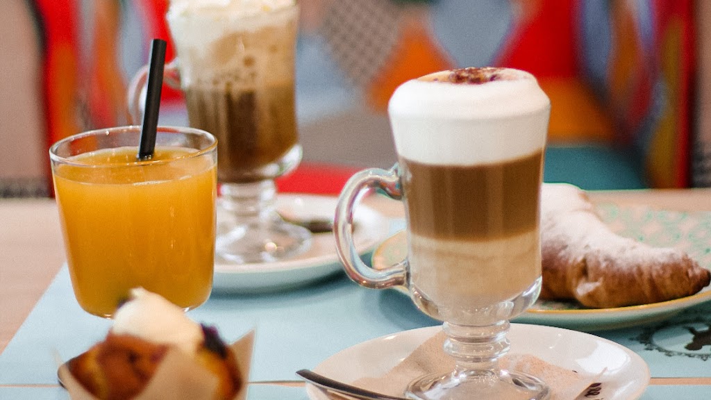 Bakery Cafe Elninotrasto — Comida y bebida