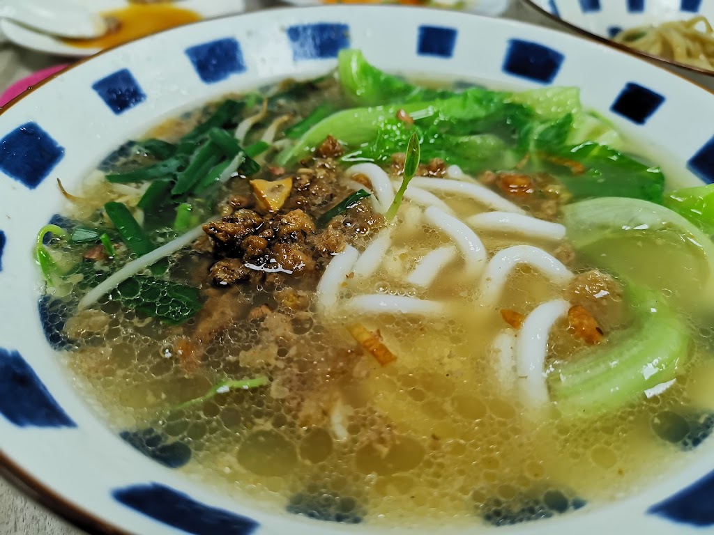 双囍油飯（酒釀紅燒肉，現炸雞捲） 的照片