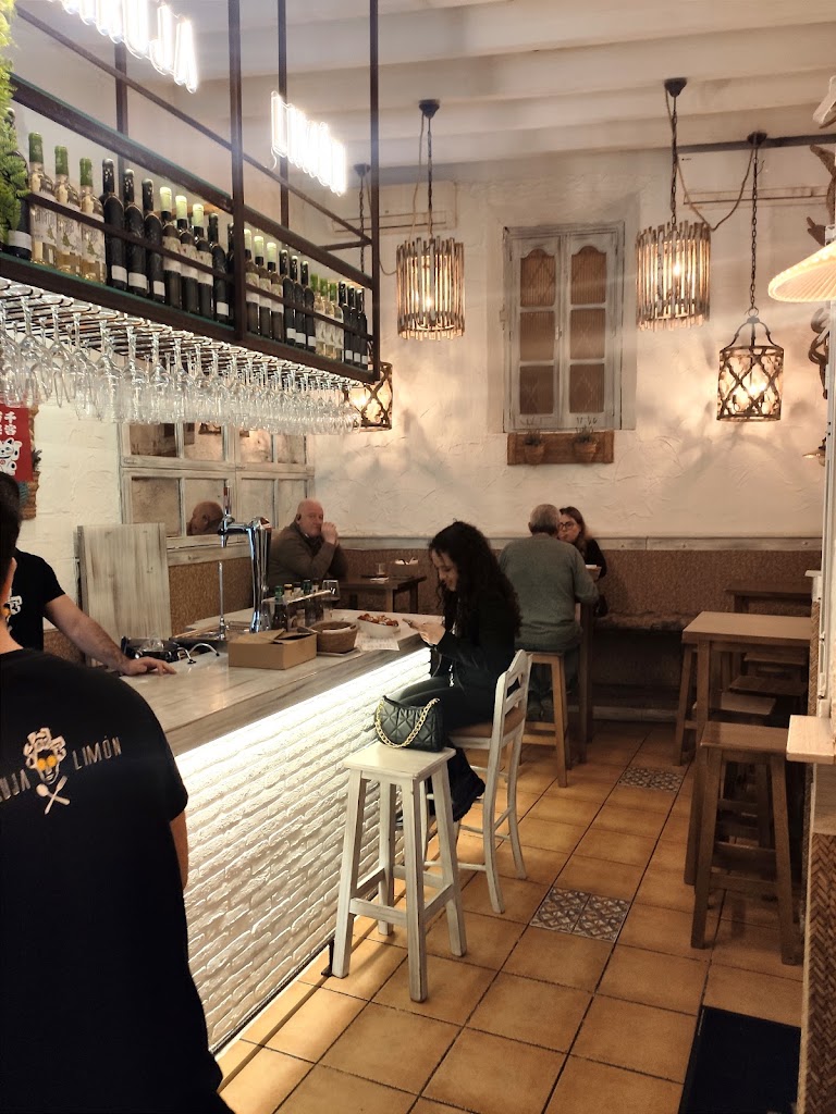 Bar Maruja Limon — Ambiente