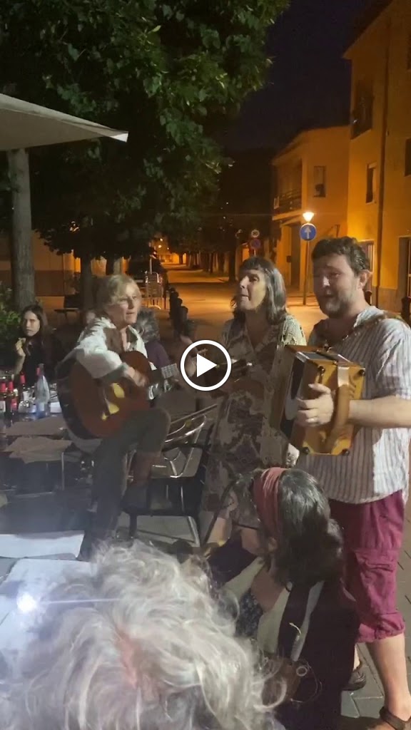 Restaurant Can Serrallonga — Videos