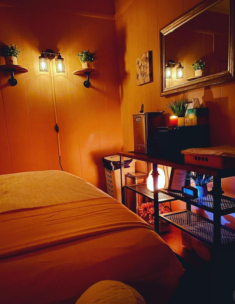 Massage therapist in Lexington