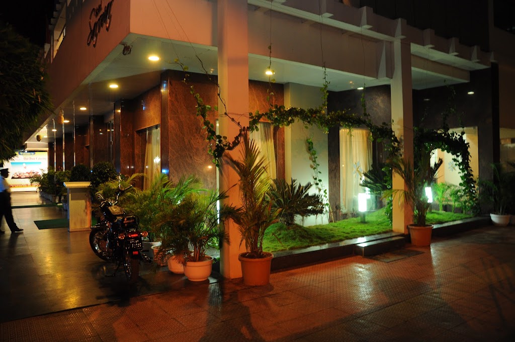 Hotel Sarovar