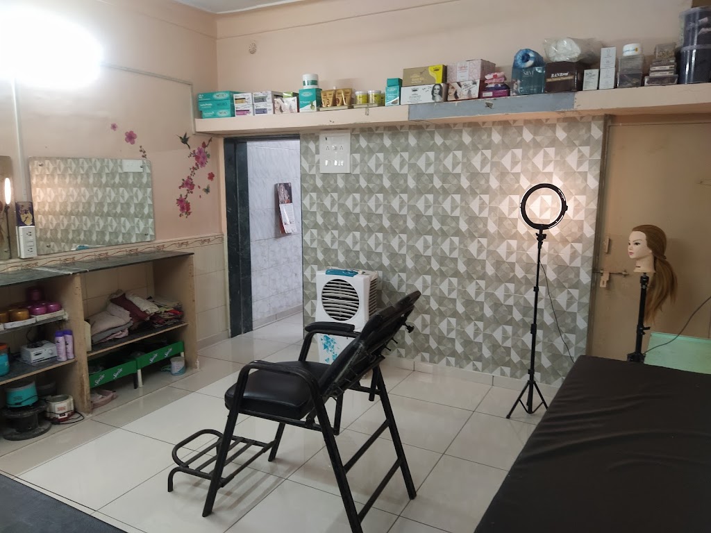 Diamond Beauty Parlour