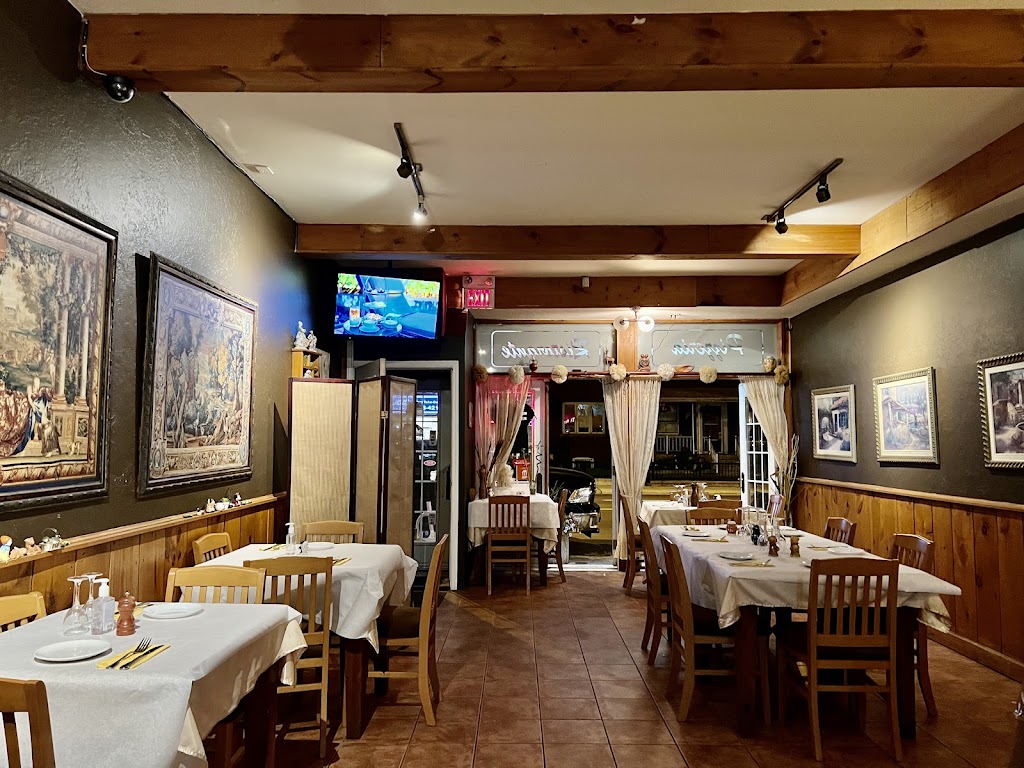 La Grotta Pizzeria in East York