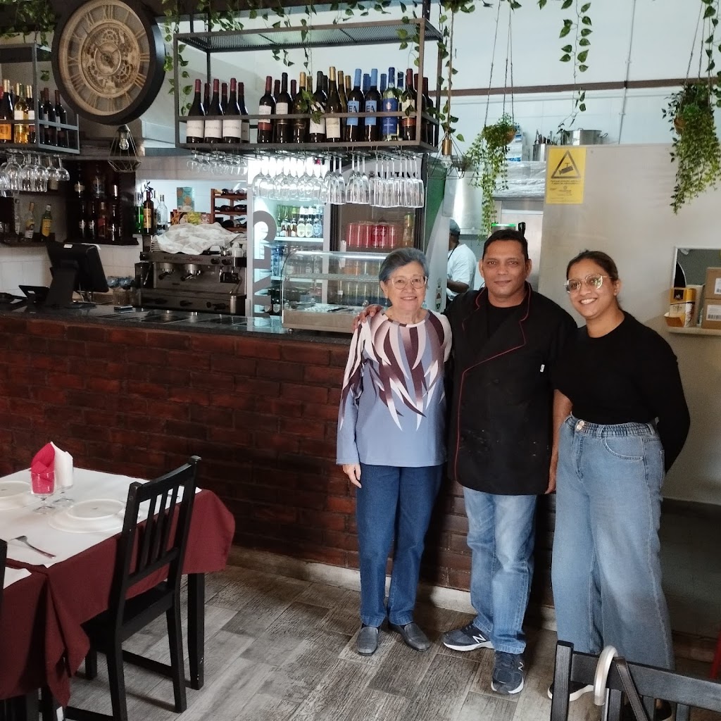 Restaurante Delicious Food Corner — Ambiente