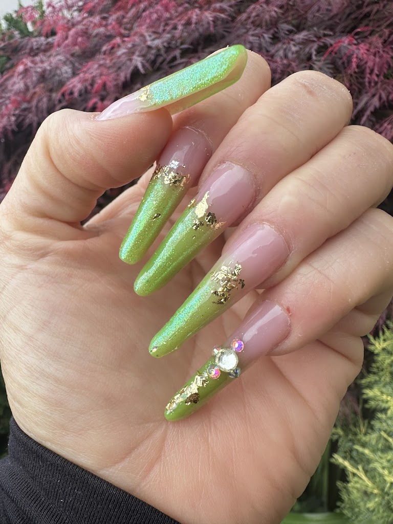 YASNAHIA NAILS UNAS Y PESTANAS