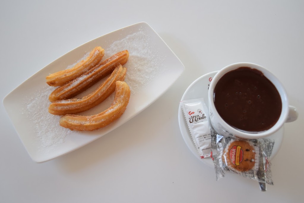 Bar Cafeteria Alexo — Comida y bebida