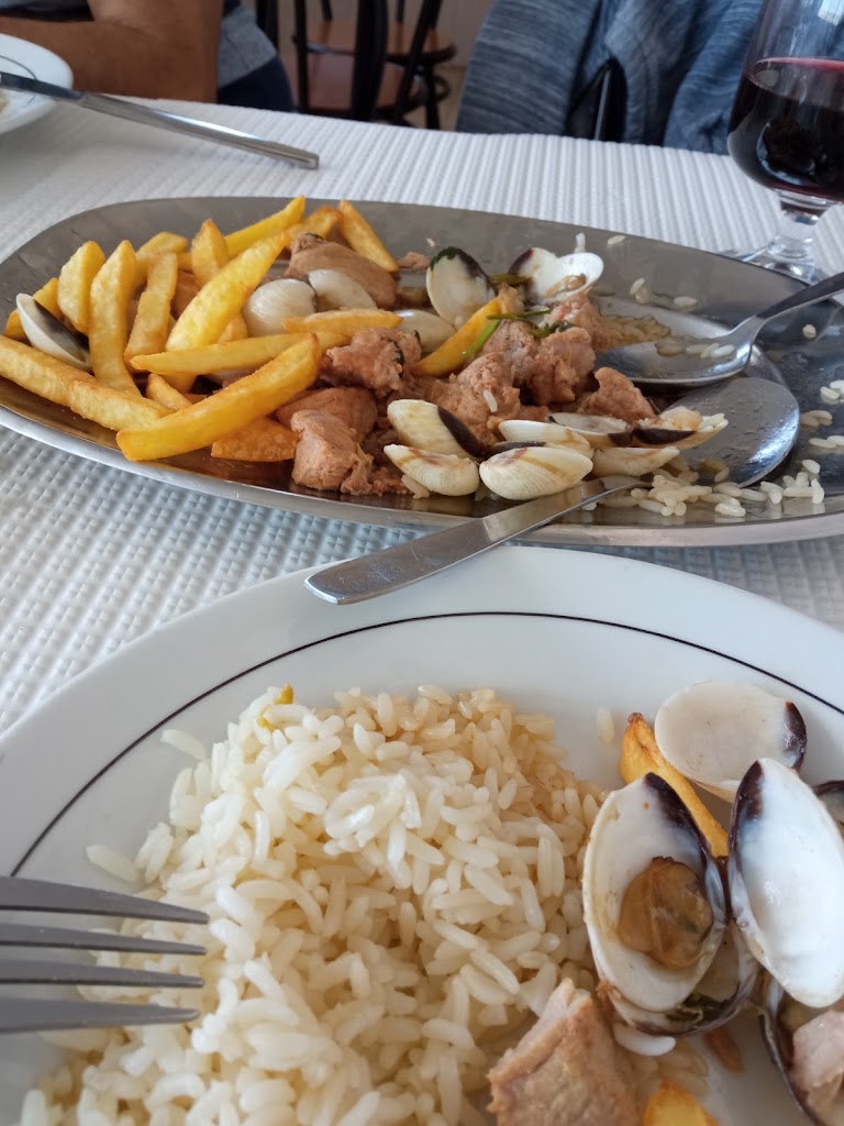 Restaurante Mulides — Comida y bebida