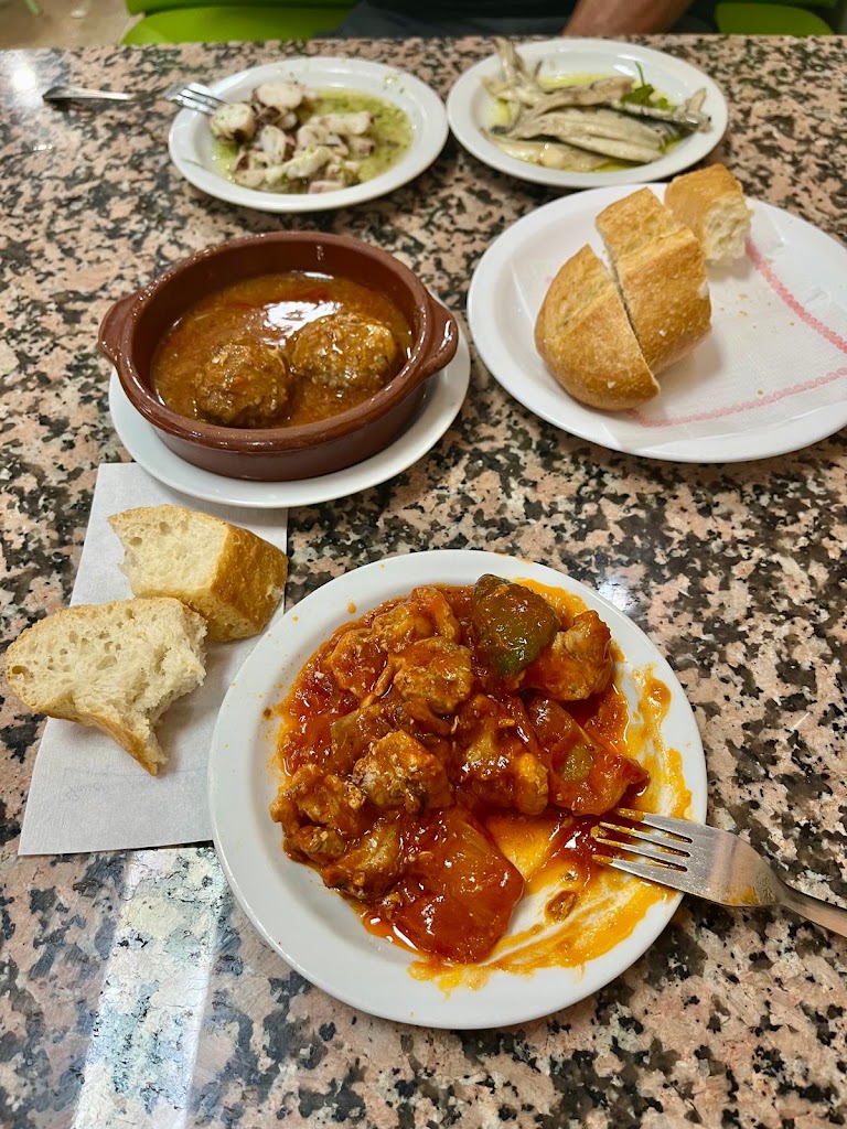 Bar Ideal — Comida y bebida