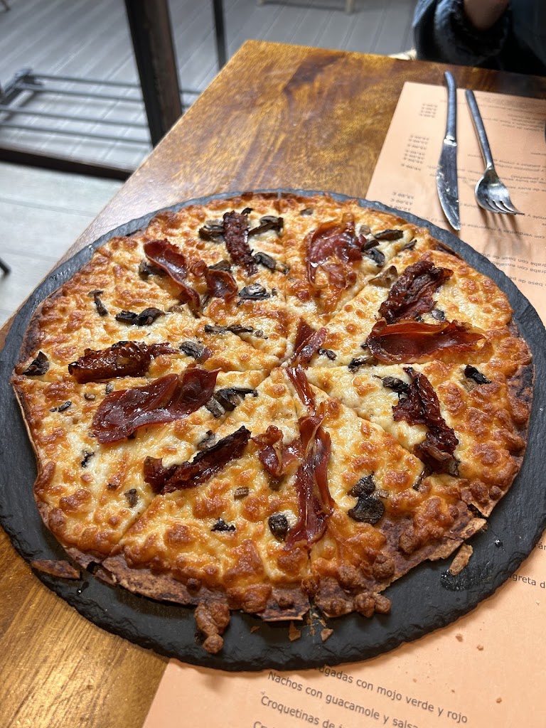 El de Diez de La Gorda — Pizza