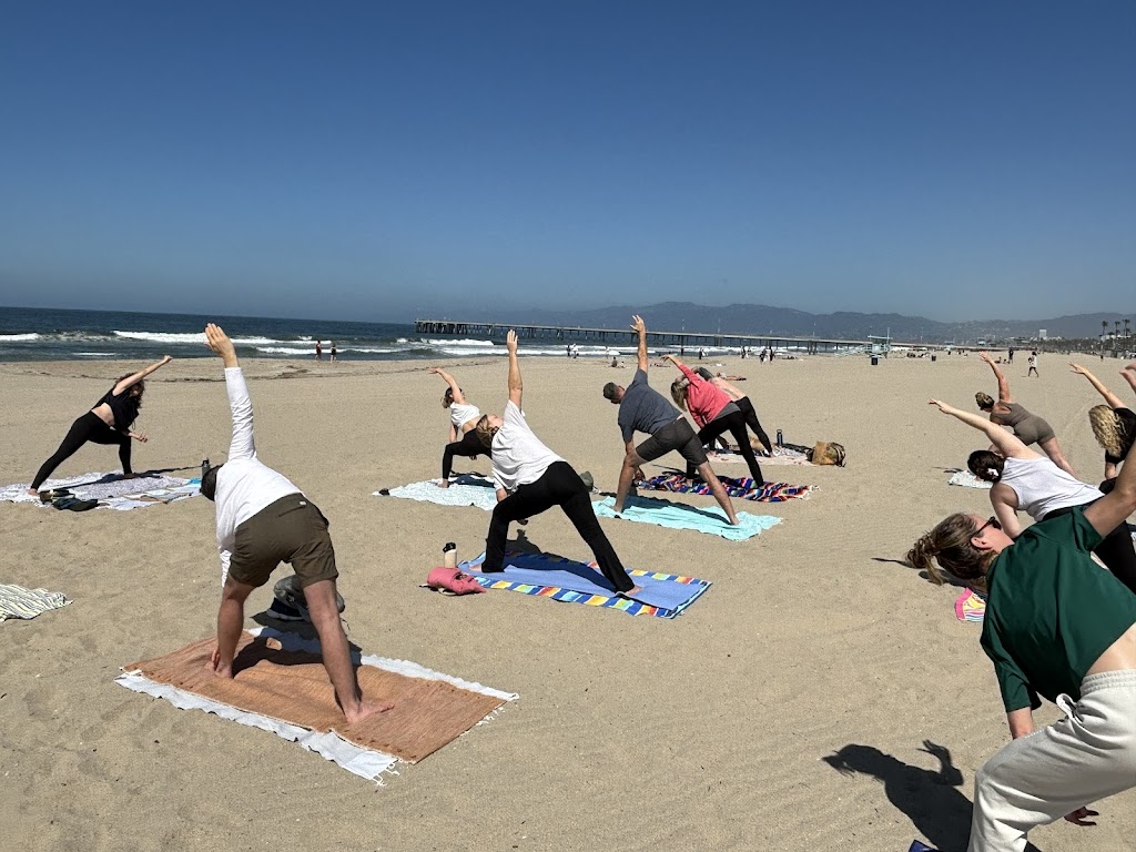  Beach Yoga Life