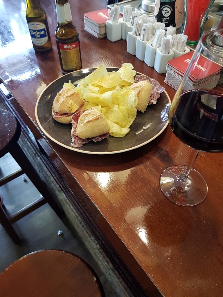 La Taberna del Paladar — Comida y bebida
