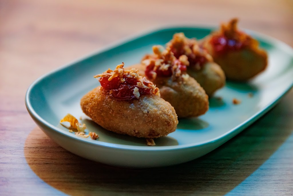 Pandora Lounge Club — Comida y bebida