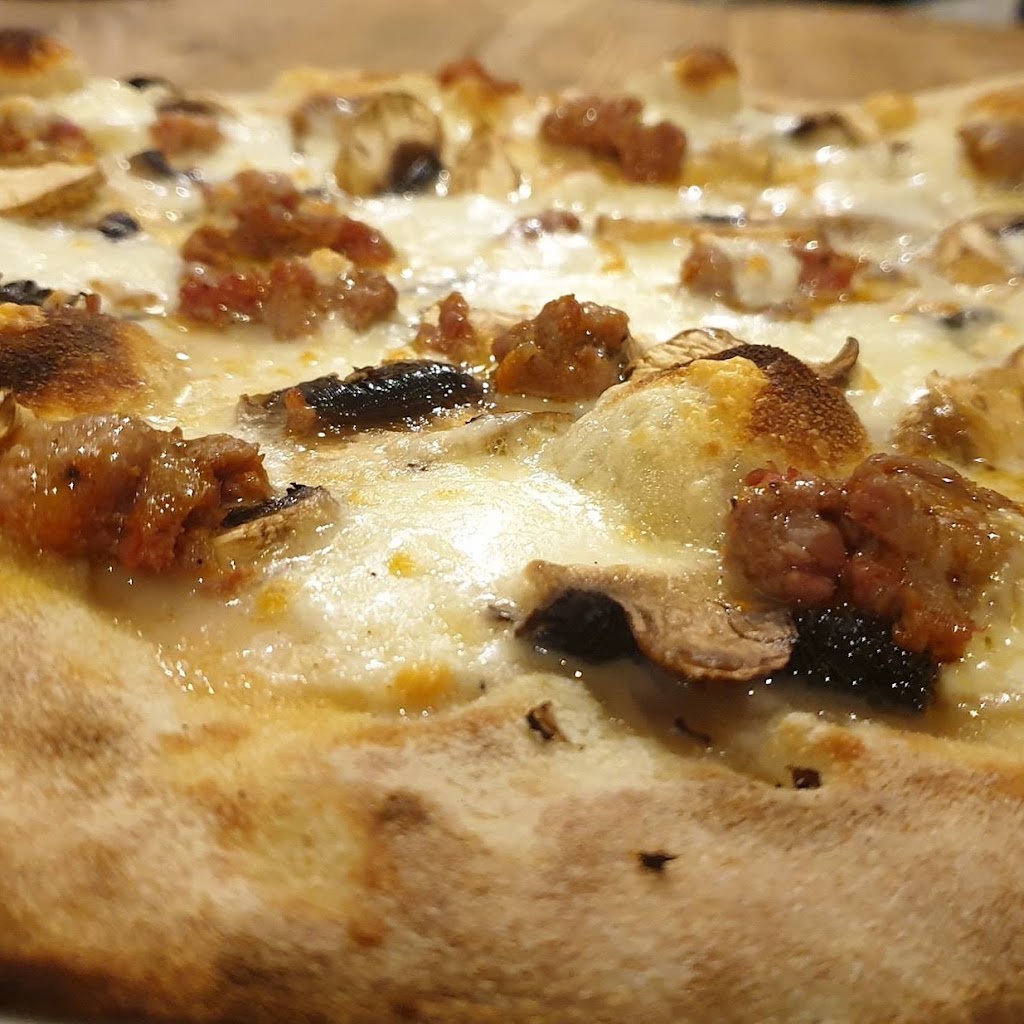 Pizzeria Mascalzone Mislata — Comida y bebida