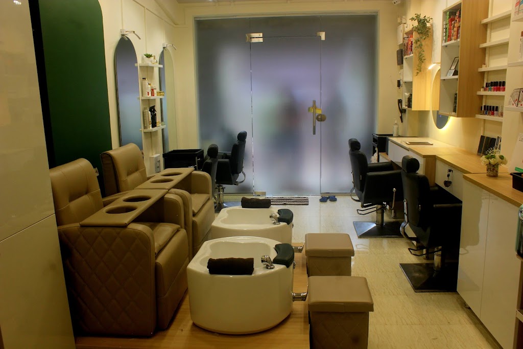 Seema S Hair Skin Clinique Ladies Beauty Parlour And Nail Salon