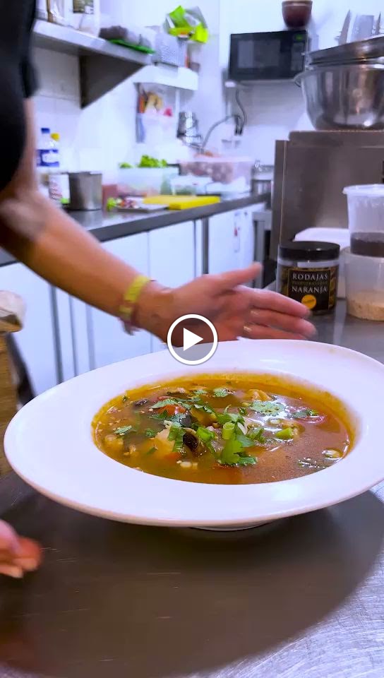 Kruua Thai Avenida Italia — Videos