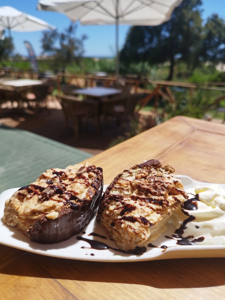 Varadero Beach Bar — Comida y bebida