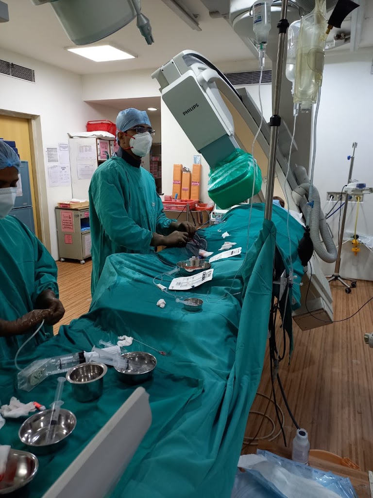 Dr. Dr Dinesh Padole