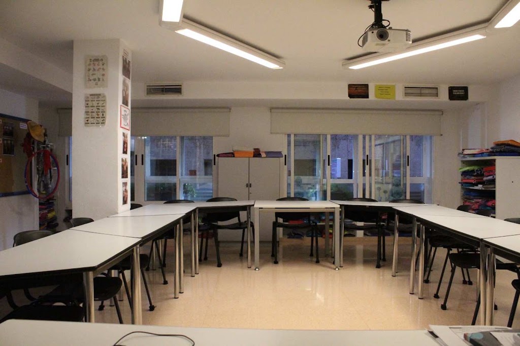 Networks English Studies - Reyes Catolicos — Del propietario