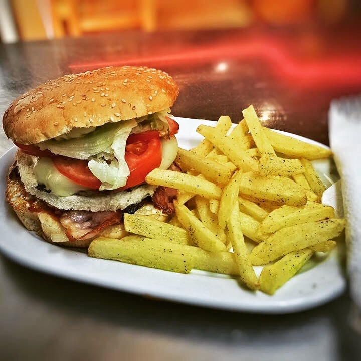 La Granja 1983 — Hamburguesa