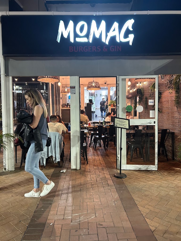 MOMAG Burgers & Gin
