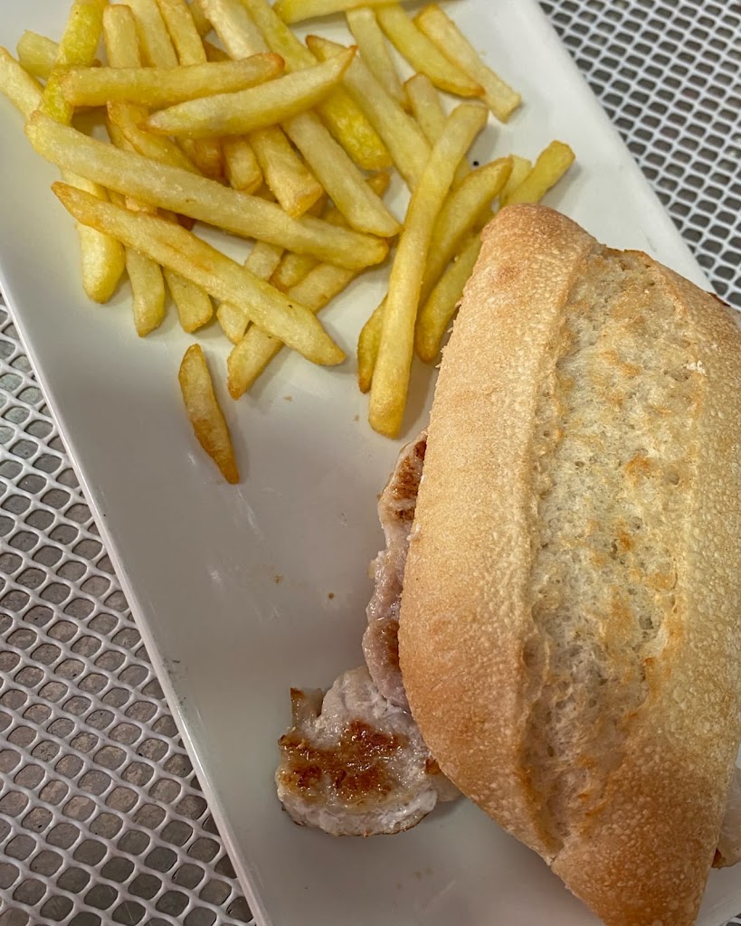 Bar L' Plaza — Comida y bebida