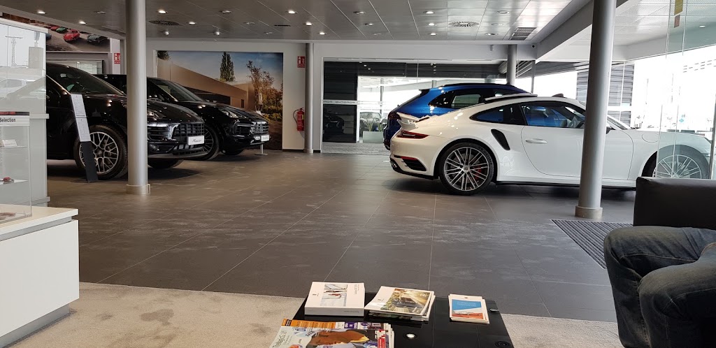Centro Porsche Murcia — Interior