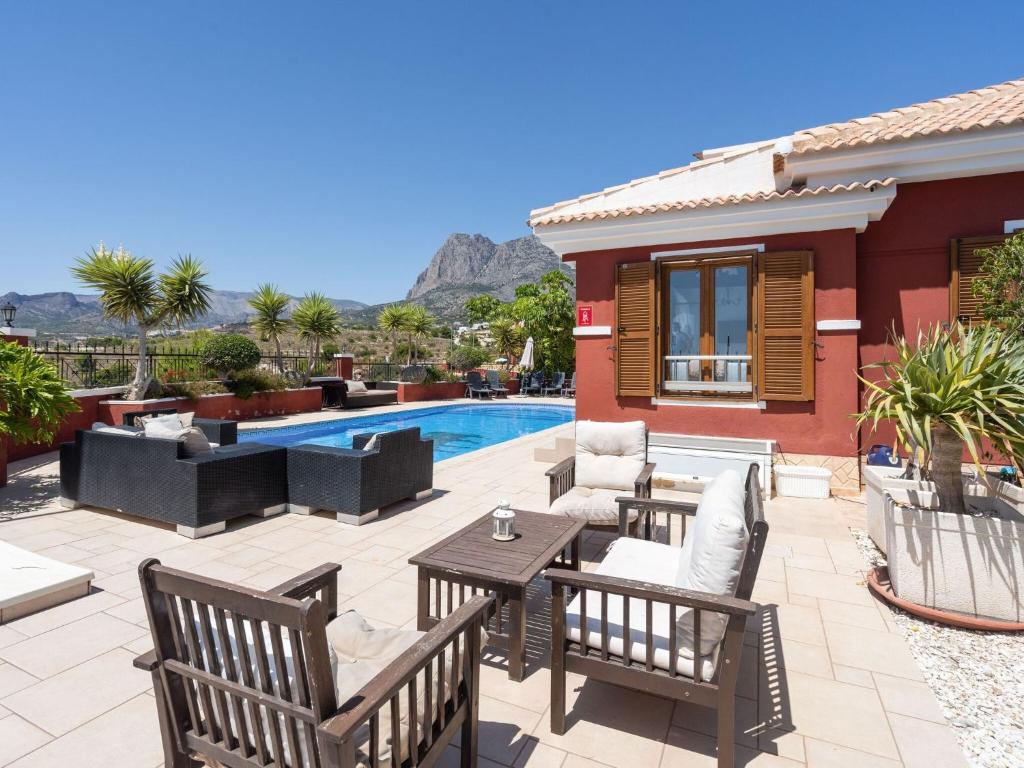 Alluring Villa with Swimming Pool