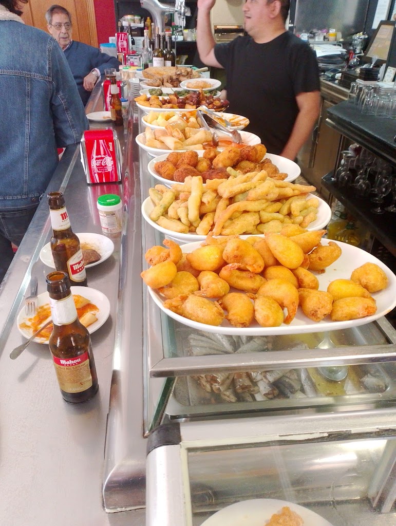 Cafeteria BAR RICAR — Comida y bebida