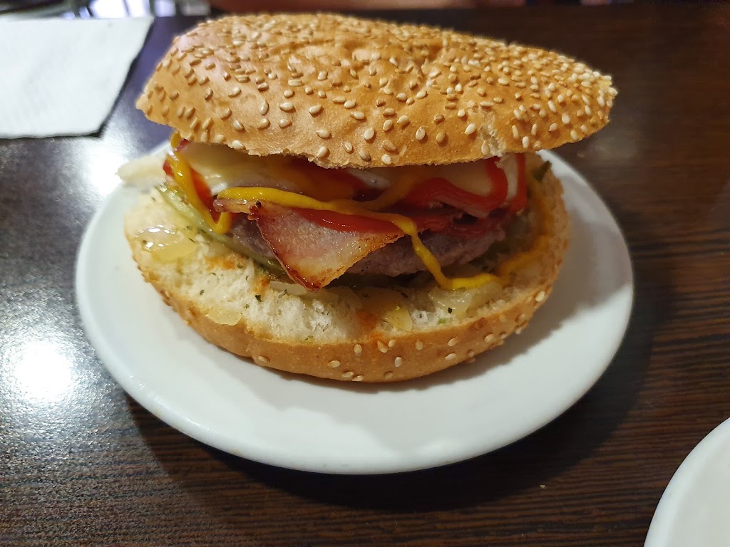 Nou Flori's — Comida y bebida