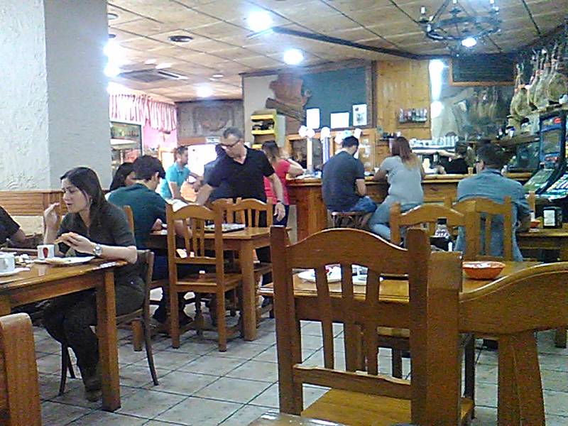 Bar Restaurante la Nueva Casa Lola Comidas Caseras — Ambiente