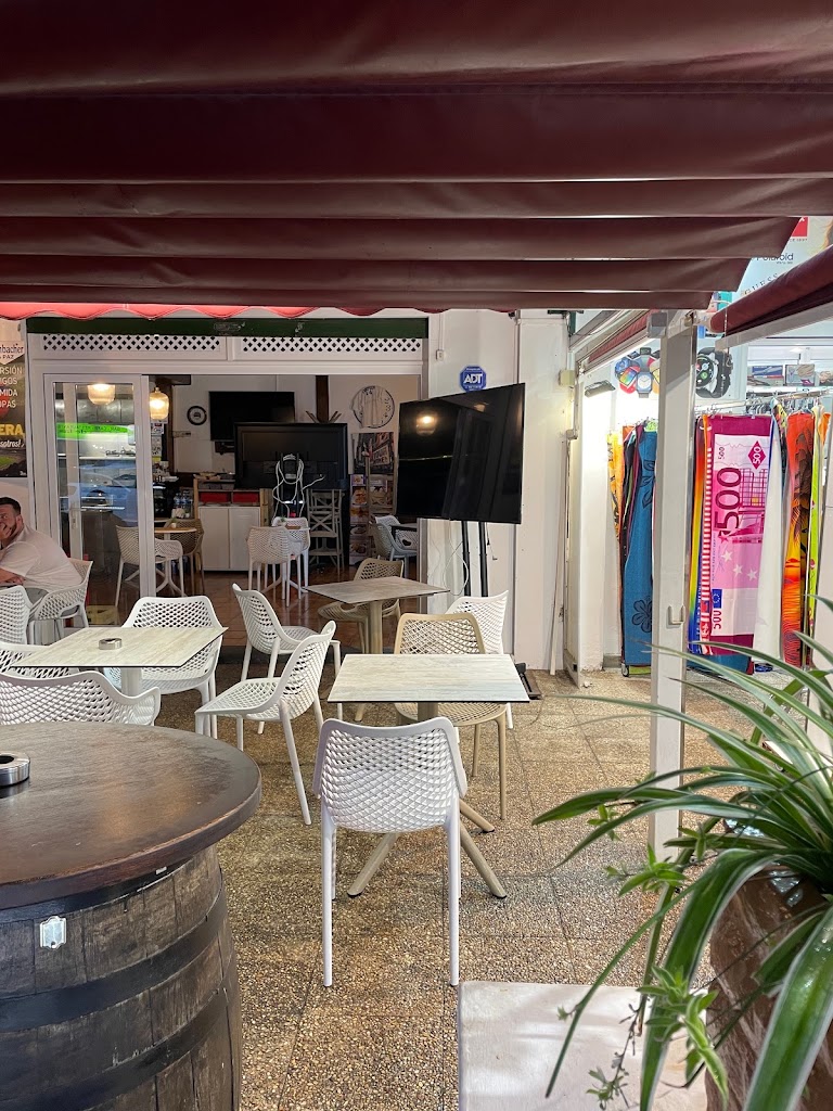 Pizzeria La Paz — Ambiente