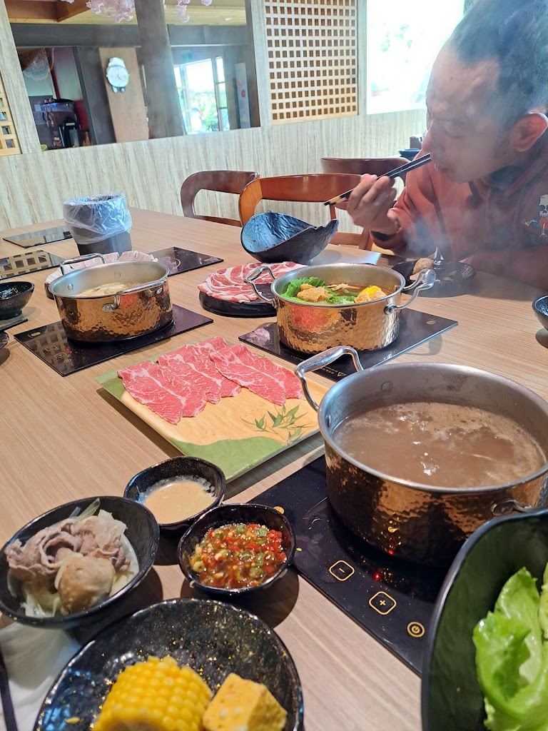 魚路小棧精緻鍋物|蔬菜放題|冰淇淋飲料放題|寵物友善|唱歌包廂 的照片