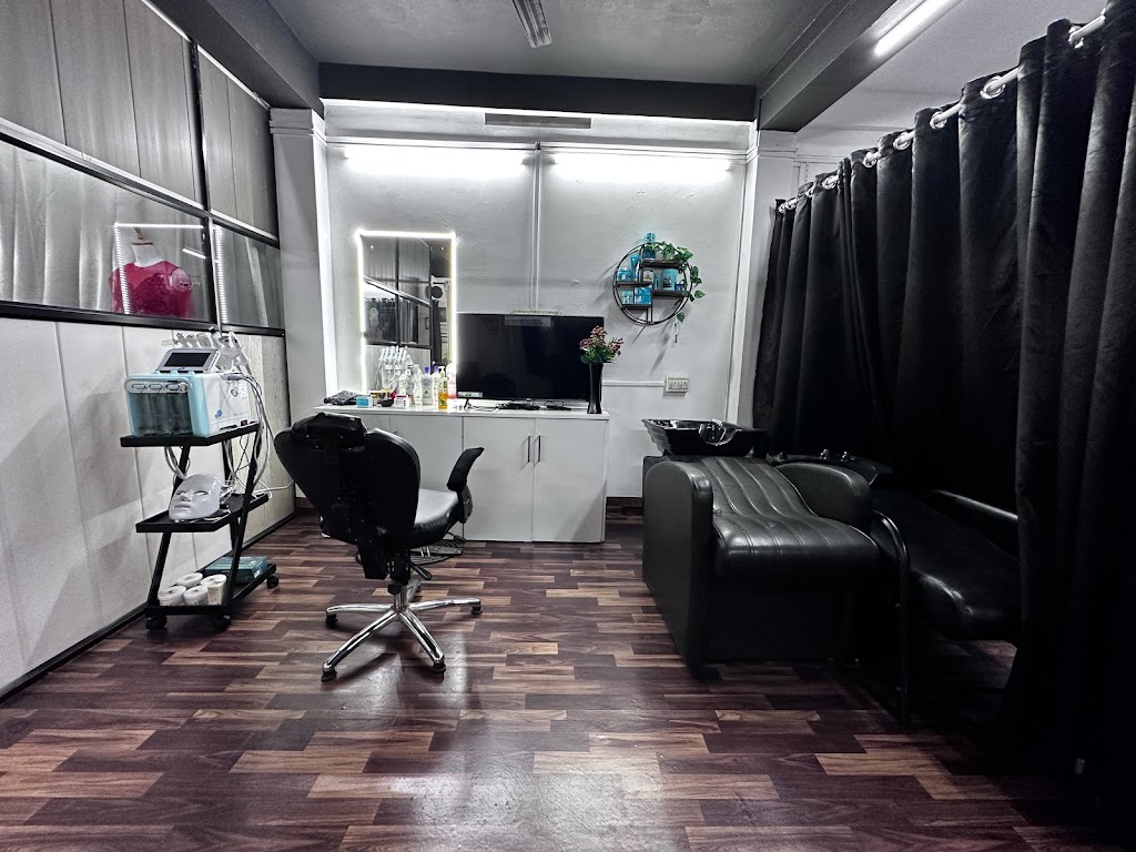 Aksh Swash Beauty Parlour In Aluva